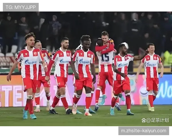 贝尔格莱德红星转换回防纪律严明，前场丢球后快速落位构筑双层屏障